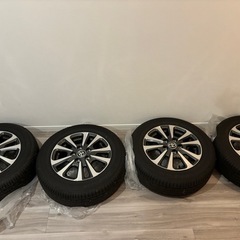 値下げしました！エスクァイア　新車外し　純正タイヤホイール４本