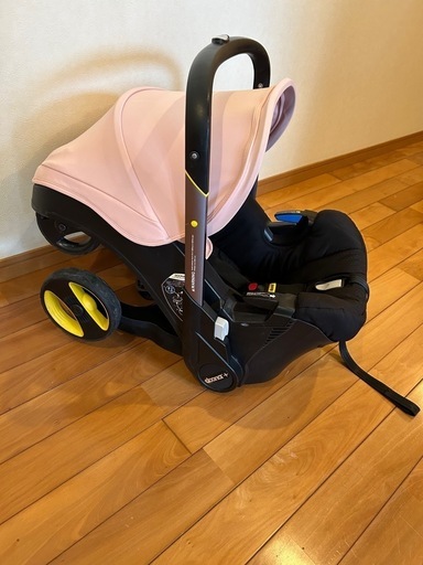 お取り置き中の為　返信致しかねます。　　ドゥーナ　doona インファントカーシート お取り置き中の為 返信致しかねます。 ドゥーナ doona インファント