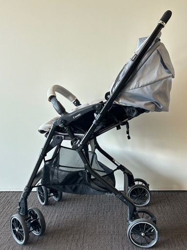COMBIコンビ 両体面ベビーカーすご軽4.5kg！！