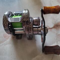 シマノ　20カルカッタコンクエスト101DCHG中古品