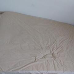 テレビ、テレビ台、マットレスダブル