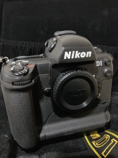 Nikon D1 デジタル一眼レフカメラ【動作品】①