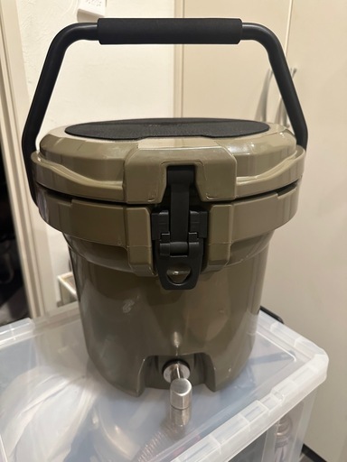 キャンプ　アウトドア　タラスブルバ　ウォータージャグ　9L ハードクーラー
