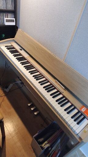 Roland　ローランド　電子ピアノ　F701LA（ライトオーク調仕上げ）