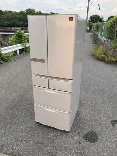 ☘️大阪市から阪南市まで配達設置無料シャープ冷蔵庫440Ｌ保証有り