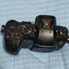LUMIX DC-GH5 ボディとバッテリーのみ