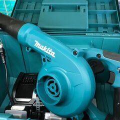 ✨マキタ　中古美品　UB100D　充電式ブロワ　10.8V　バッテリ×2　充電器✨うるま市田場✨