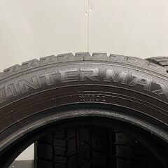 DUNLOP WINTER MAXX WM02 215/60R17 17インチ スタッドレス 4本 22年製 バリ溝 レクサスUX C-HR エスティマ等　(KTJ090) クレジットカード QRコード決済可能