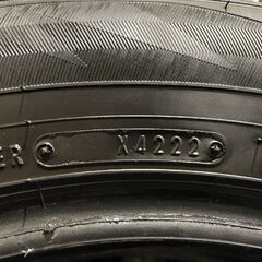 DUNLOP WINTER MAXX WM02 215/60R17 17インチ スタッドレス 4本 22年製 バリ溝 レクサスUX C-HR エスティマ等　(KTJ090) クレジットカード QRコード決済可能