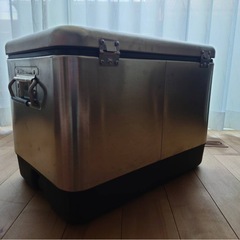 【決まりました 】コールマン Coleman 54QTステンレススチールベルト クーラー 2159596 シルバー