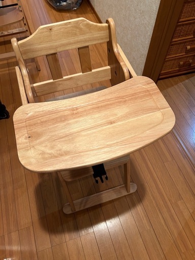 ベビーチェア　タンスのゲン　Design the future