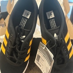 新品未使用タグ付き‼️adidasスニーカーEG4288