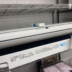☆中古￥25,800！TOSHIBA　8畳用2.5kwルームエアコン　家電　RAS-2557V(W)型　2018年製　【BH060】