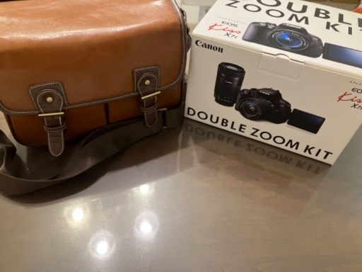 【中古】Canon　Kiss　X7i　ダブルズームキット\u0026バッグ付き