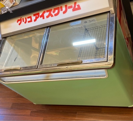 業務用冷凍庫　冷凍ショーケース