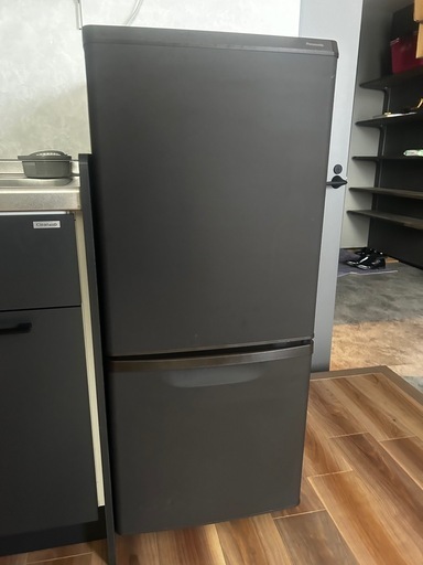 価格交渉可能セット割あり★極美品！パナソニック 冷蔵庫 138LNR-B14HW-T 2023年
