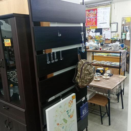 突っ張り壁面ラック