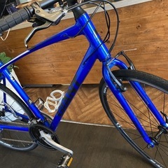 【SALE！全品防犯登録無料！GIANT ESCAPE RXチェーン新品！】アルミフレーム　3×9速　700×28cクロスバイク　ブルー