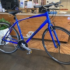 【SALE！全品防犯登録無料！GIANT ESCAPE RXチェーン新品！】アルミフレーム　3×9速　700×28cクロスバイク　ブルー