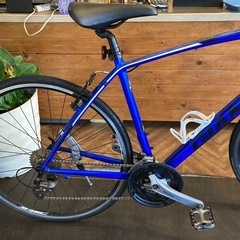 【SALE！全品防犯登録無料！GIANT ESCAPE RXチェーン新品！】アルミフレーム　3×9速　700×28cクロスバイク　ブルー