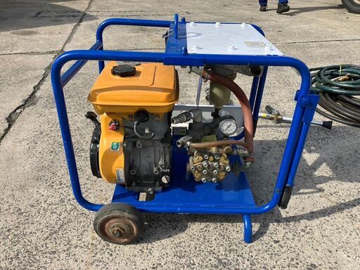 鶴見製作所　エンジン式高圧洗浄機