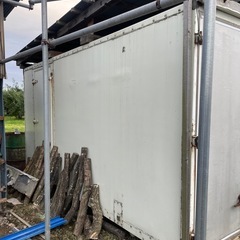 トラック用アルミコンテナ　2トンクラス？倉庫車庫物置などに