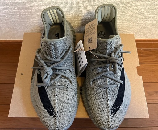 新品　YEEZYBOOST 350 v2