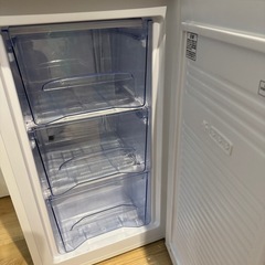 
アイリスオーヤマ　前開き冷凍庫　60ℓ