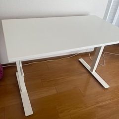 IKEA SKARSTA 昇降テーブル