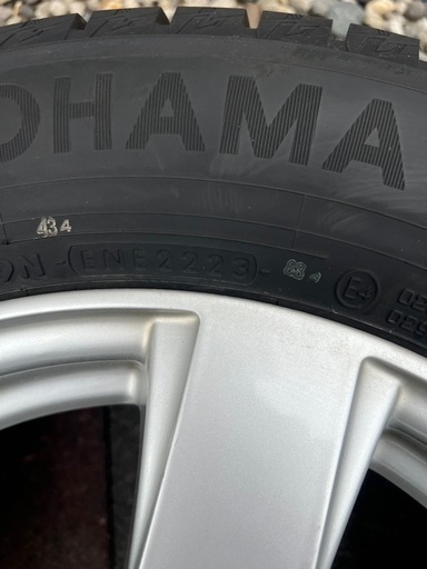 ほぼ新品イボ残り　23年製　ヨコハマアイスガード6　iG60 195/65R15 4本 ほぼ新品イボ残り 23年製 ヨコハマアイスガード6 iG60 195/65R15 4本