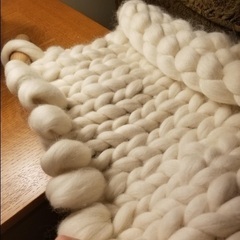 厚いメリノウール毛糸(5.9キロ、2個売る) 厚いメリノウール毛糸(5.9キロ、2個売る)