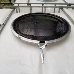 貯水タンク。１０００リットル。希少。蓋が大きくバルブが大きい。府水タンク。農業。