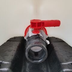 貯水タンク。１０００リットル。希少。蓋が大きくバルブが大きい。府水タンク。農業。