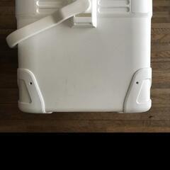 ダイワ　底１面真空　クーラーボックス