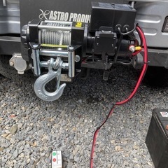【売済】ヒッチ 電動ウインチ　atv4000lb リモコン付き