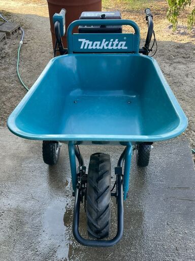 マキタ充電式運搬車