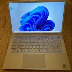 Dell ノートPC Inspiron 第10世代 i3 8MB...