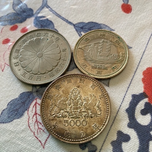 記念コイン  五千円、五百円\n