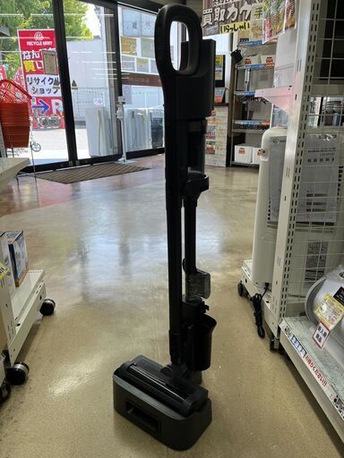 新しめの製造！充電式サイクロンスティッククリーナー IRISOHYAMA アイリスオーヤマSCD-190P 2022年式 掃除機3284