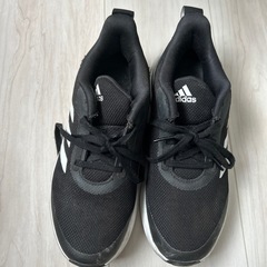 adidasキッズスニーカー