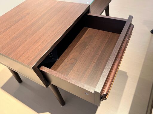 引き取り限定】モダンな2人掛けソファ＆コーヒーテーブルセット - 美品