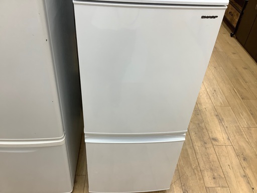 SHARP(シャープ)の2ドア冷蔵庫のご紹介です。