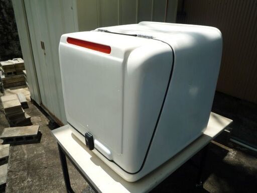 ジャイロキャノピーで使っていた大型BOX　取付ステーボルト付　中古