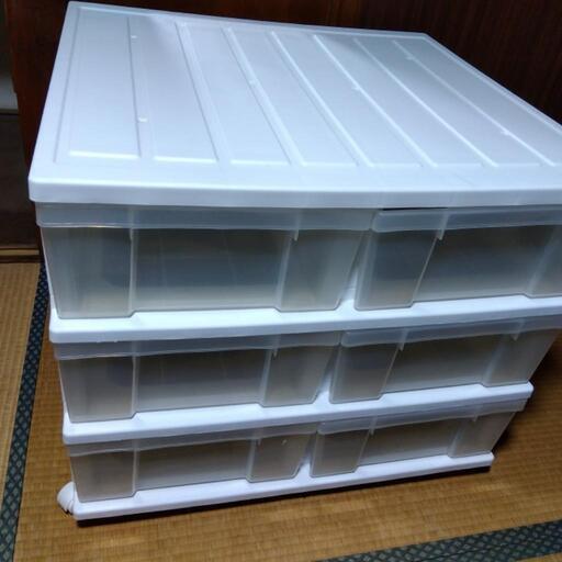 衣装ケース　プラスチック　キャスター付