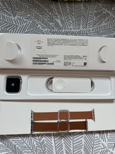 Applez Watch Series 6 40mm  セルラーモデル