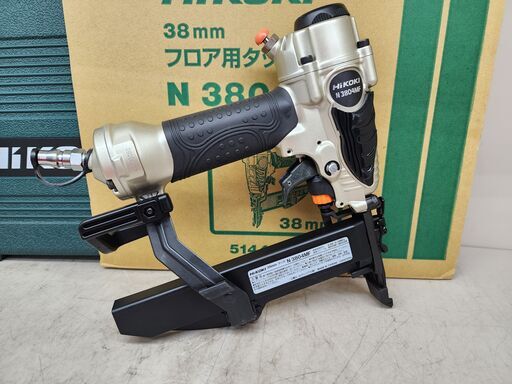 引取限定】【中古美品】HIKOKI 38mm常圧フロアタッカ N3804MF 【安佐