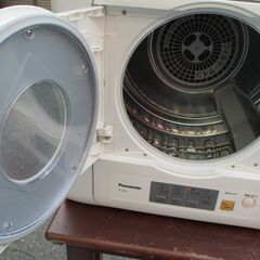☆パナソニック Panasonic NH-D503 5.0kg 電気衣類乾燥機◆2023年製・2カ所＆大風量の温風でやさしくスピーディに仕上げる