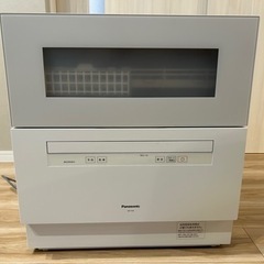 美品 2023年製 Panasonic 食器洗い乾燥機 NP-T...