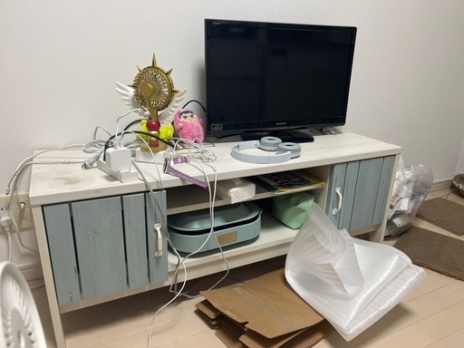 テレビ台とテレビ