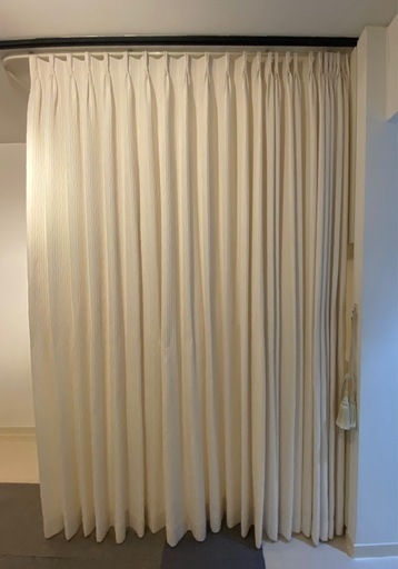 引取り希望：Happy Day Curtain ハッピーデーカーテン　高級オーダー　ドレーププリーツ加工　アイボリー　W278 xH 246cm 2枚　房掛け付き 引き取り枚